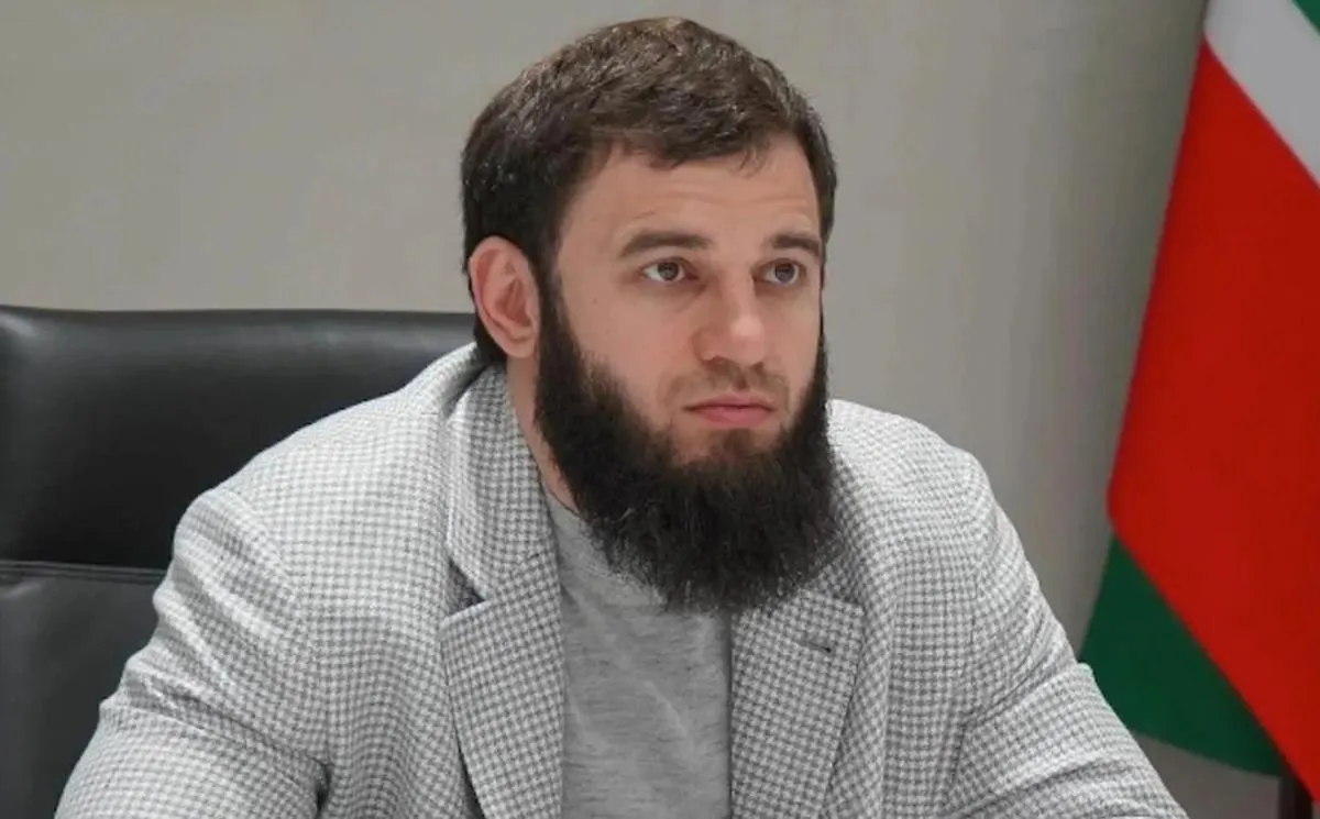 Документ с подписью премьер‑министра опубликован на официальном портале: гражданство предоставлено по норме о «представлении интереса для республики», при этом конкретные основания не раскрыты.