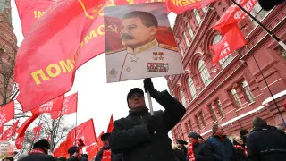Режиссёр Владимир Бортко спустя 15 лет работы над сценарием приступает к съёмкам полнометражного фильма о Иосифе Сталине, который, по его замыслу, должен оспорить устоявшийся образ советского вождя со времён XX съезда КПСС.