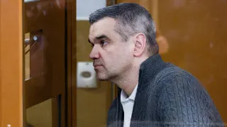 Никулинский суд Москвы назначил бывшему владельцу холдинга «Трансфин-М» Алексею Тайчеру 11 лет лишения свободы, штраф 2 млн рублей и запрет на руководящие должности из‑за хищения почти 1,2 млрд рублей у структур РЖД.