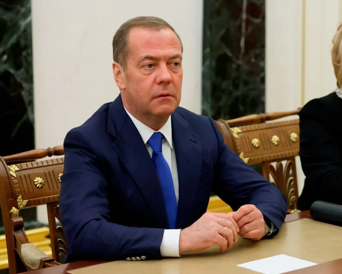 1 мая в Санкт‑Петербурге пройдёт партийный форум, посвящённый здравоохранению и помощи семьям с детьми; в мероприятии ожидается участие Дмитрия Медведева, представителей федеральной власти и губернаторов регионов Северо‑Западного округа.