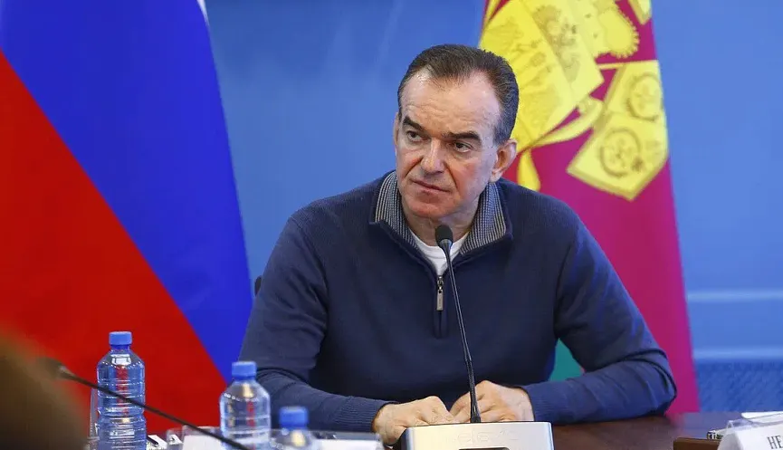 В интервью губернатор Краснодарского края назвал отдельные очаги задымления локальными возгораниями, заявил об эффективности ПВО и РЭБ и призвал туристов не бояться приезжать в регион.