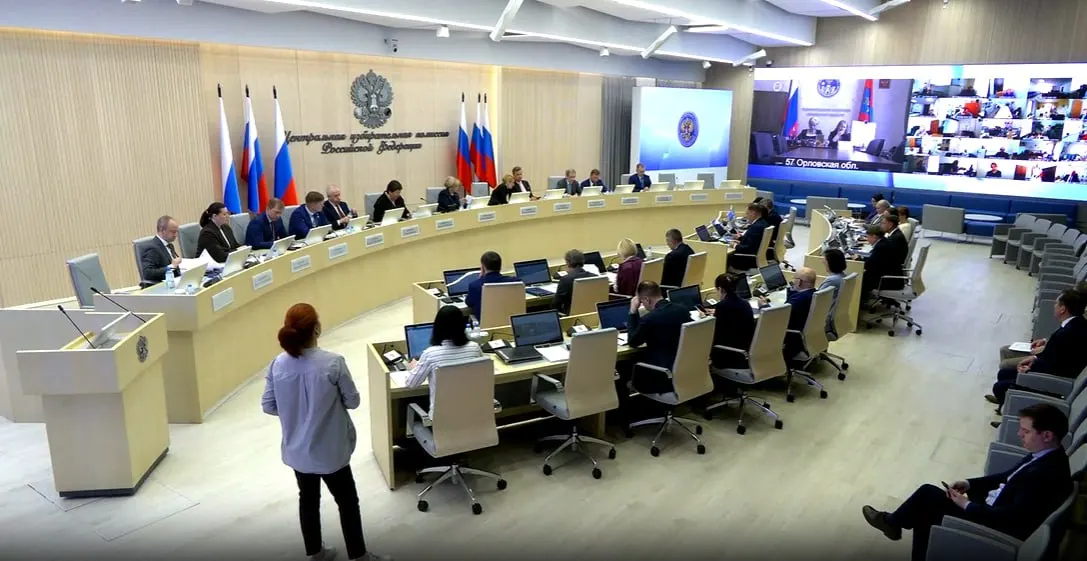 На заседании ЦИК приняли кадровые решения, внесли изменения в порядок публикации опросов и информирования избирателей, а также сократили число УИК в Смоленске.