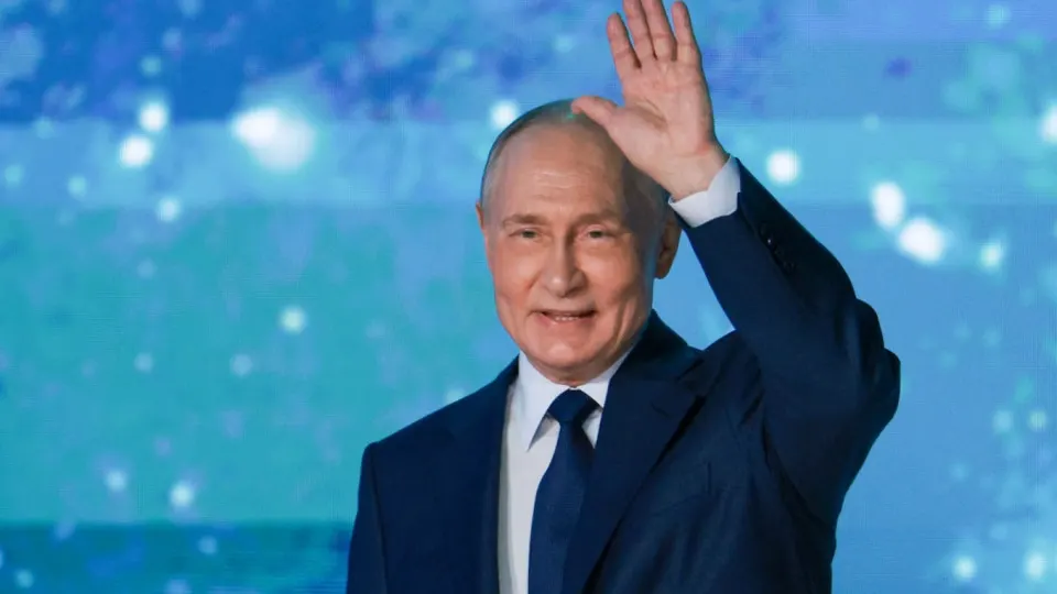 Подписан указ, по которому жителям Приднестровья станет доступно упрощённое получение российского паспорта; ранее схожие меры вводились для Абхазии и Южной Осетии. Госдума также приняла закон о возможности применения армии для защиты россиян за рубежом.