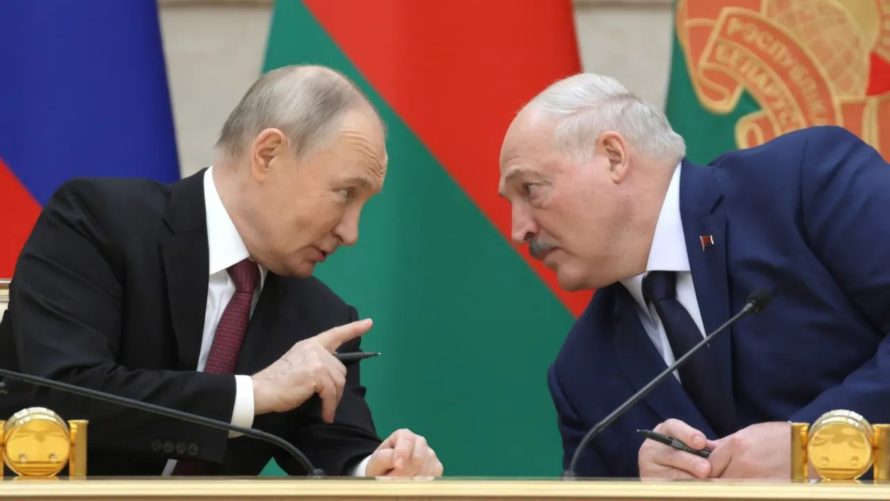 26 июня лидеры России и Беларуси провели переговоры в закрытом формате. Официальных заявлений не было — обсуждались региональная безопасность, торгово-экономическое сотрудничество и проекты Союзного государства на фоне обострения у белорусско‑украинской границы.