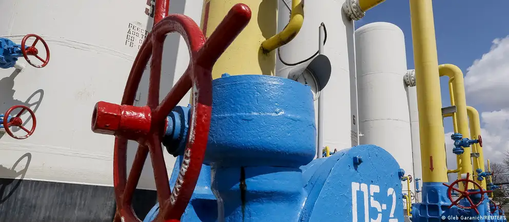 Украина не продлила контракт с «Газпромом», и с 1 января 2025 года через её территорию перестал идти транзит российского газа в Европу. Наибольшие последствия испытала Молдова, другие страны перенастроили маршруты поставок.