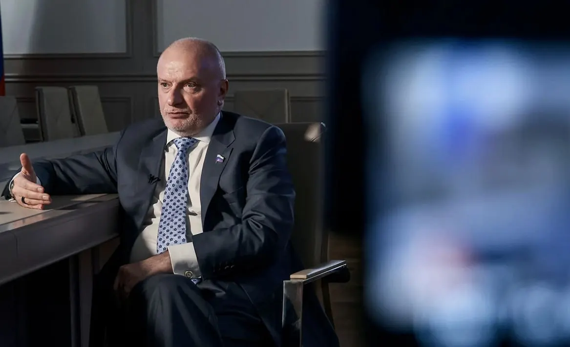 Андрей Клишас заявил, что принятый Госдумой закон о возможности ареста имущества уехавших из России за совершённые за рубежом правонарушения обеспечивает привлечение к ответственности и при этом защищает права человека.