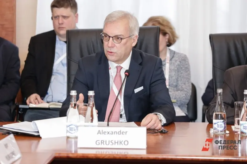 Замминистра иностранных дел Александр Грушко предупредил, что любые попытки НАТО блокировать или применять силу против Калининградской области приведут к серьёзным последствиям. Он отметил рост военной активности в Балтийском море и назвал риск захвата региона нулевым.
