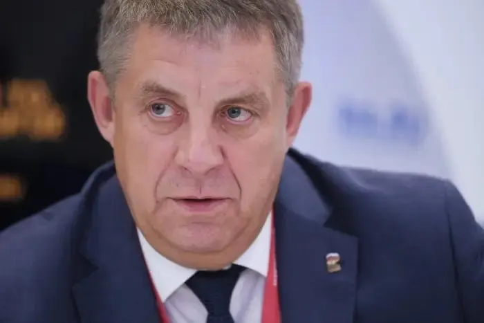 Александр Богомаз, ушедший на днях в отставку глава Брянской области, рассматривается на вакантный мандат депутата Государственной Думы. Одновременно обсуждаются варианты трудоустройства других недавно ушедших в отставку губернаторов.