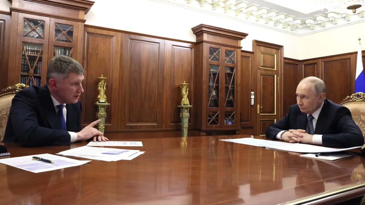 Министр Максим Решетников доложил президенту, что Россия сокращает разрыв с США по ВВП на душу населения; при этом МВФ показывает отставание страны по абсолютным показателям.