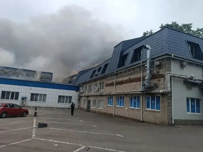 18 июня по Московской области зафиксирована масштабная атака беспилотников. По оперативным данным, на подлёте к Москве сбито около 190 аппаратов; повреждены объекты в Люберцах и Капотне, в столичных аэропортах введены ограничения.