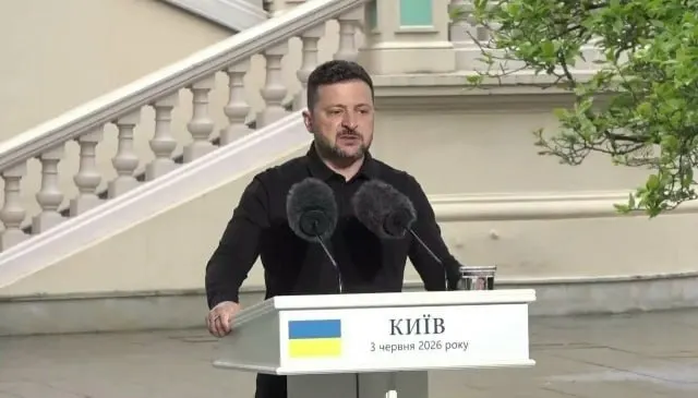Президент Украины заявил о готовности к прямым переговорам с Россией и подчеркнул необходимость усиливать ответ на атаки, а также масштабировать производство вооружений.