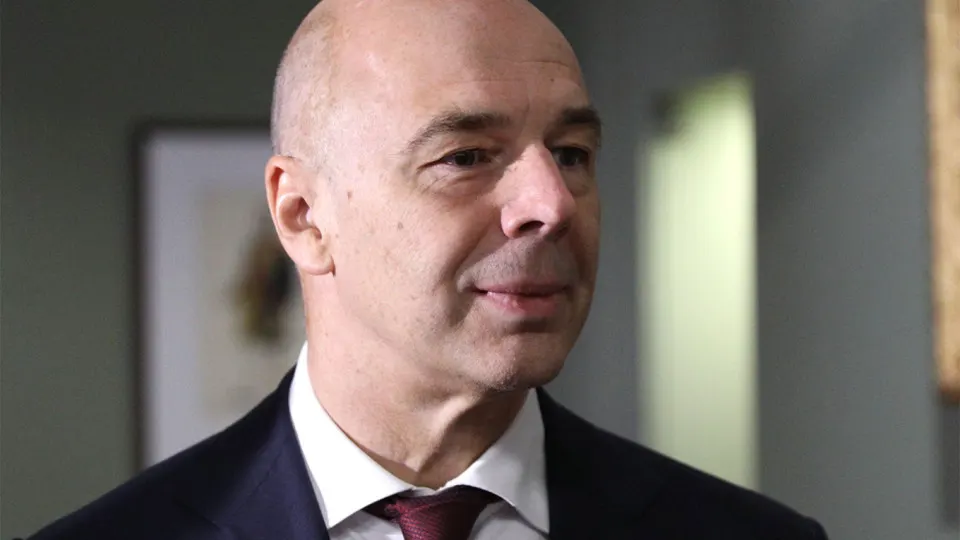 Министр финансов заявил, что предприятия топливно‑энергетического комплекса оплатят средства защиты от беспилотников самостоятельно; затраты можно включать в себестоимость. Между тем атаки нарушают переработку и повышают цены на топливо.