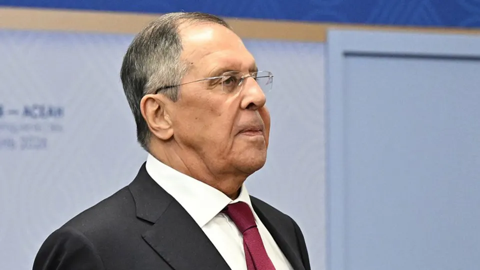 После самой масштабной с начала войны ночной атаки беспилотников на Московский регион глава МИД заявил о планах регулярных массированных ударов по целям, влияющим на боеспособность ВС Украины.