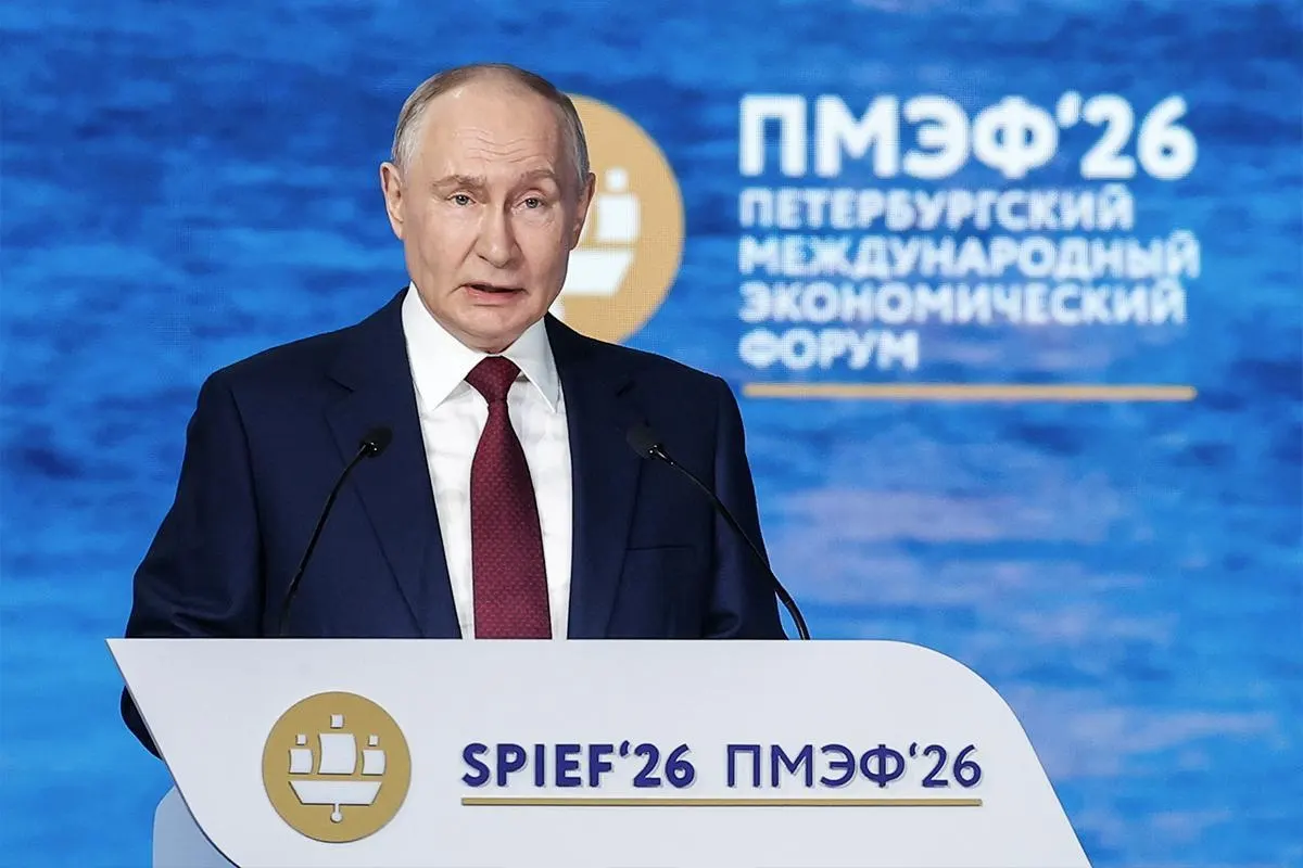 Президент России охарактеризовал открытое письмо Владимира Зеленского как «бумажку с элементами хамства», заявил, что встреча возможна лишь после конкретных договорённостей и обратился к военным с призывом «работайте, братья».