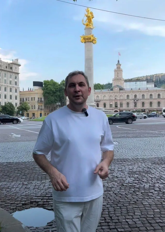 Автора популярного русскоязычного блога о Грузии включили в реестр Росфинмониторинга; у его Telegram‑канала более 115 тыс. подписчиков, сам Левшиц пока не комментировал.