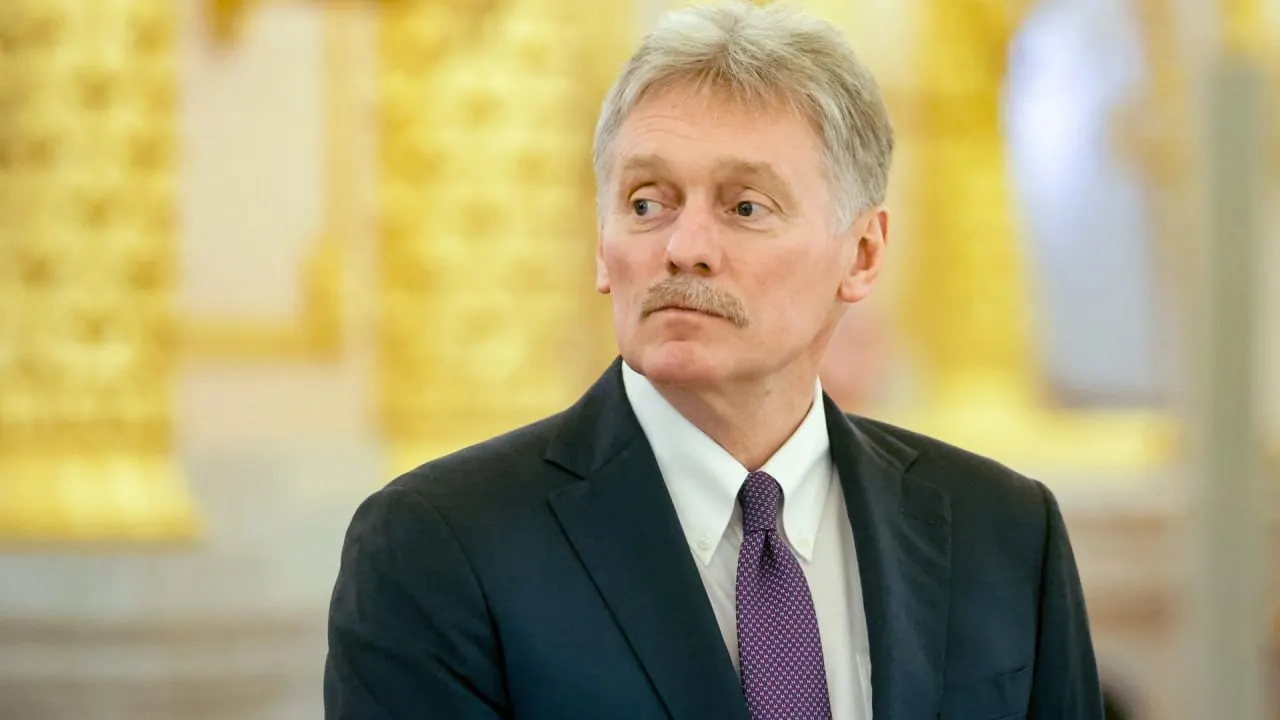 Пресс‑секретарь президента заявил, что вмешательство западных стран вывело конфликт на уровень полноценной войны, назвал удары по гражданской инфраструктуре террористическими и отметил, что Россия остаётся открытой к переговорам.