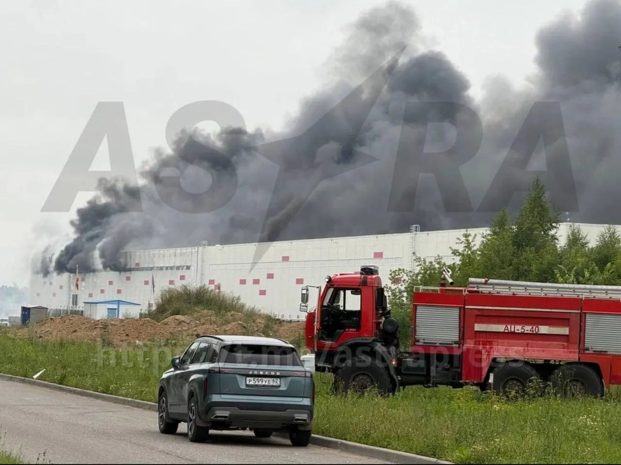 После ночных атак беспилотников в нескольких регионах пострадали люди и объекты: в Рязанской области зафиксированы пострадавшие и пожар на предприятии, в Таганроге — разрушения и погибшая, также сообщают о задержаниях в Иркутской области и об ужесточении правил в издательской сфере.