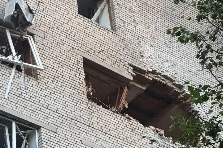 Ночью 13 июля в посёлке Пионерский городского округа Истра (Московская область) после падения беспилотного аппарата загорелись пять частных домов; по словам губернатора Андрея Воробьёва, три человека погибли, ещё пятеро получили ранения.
