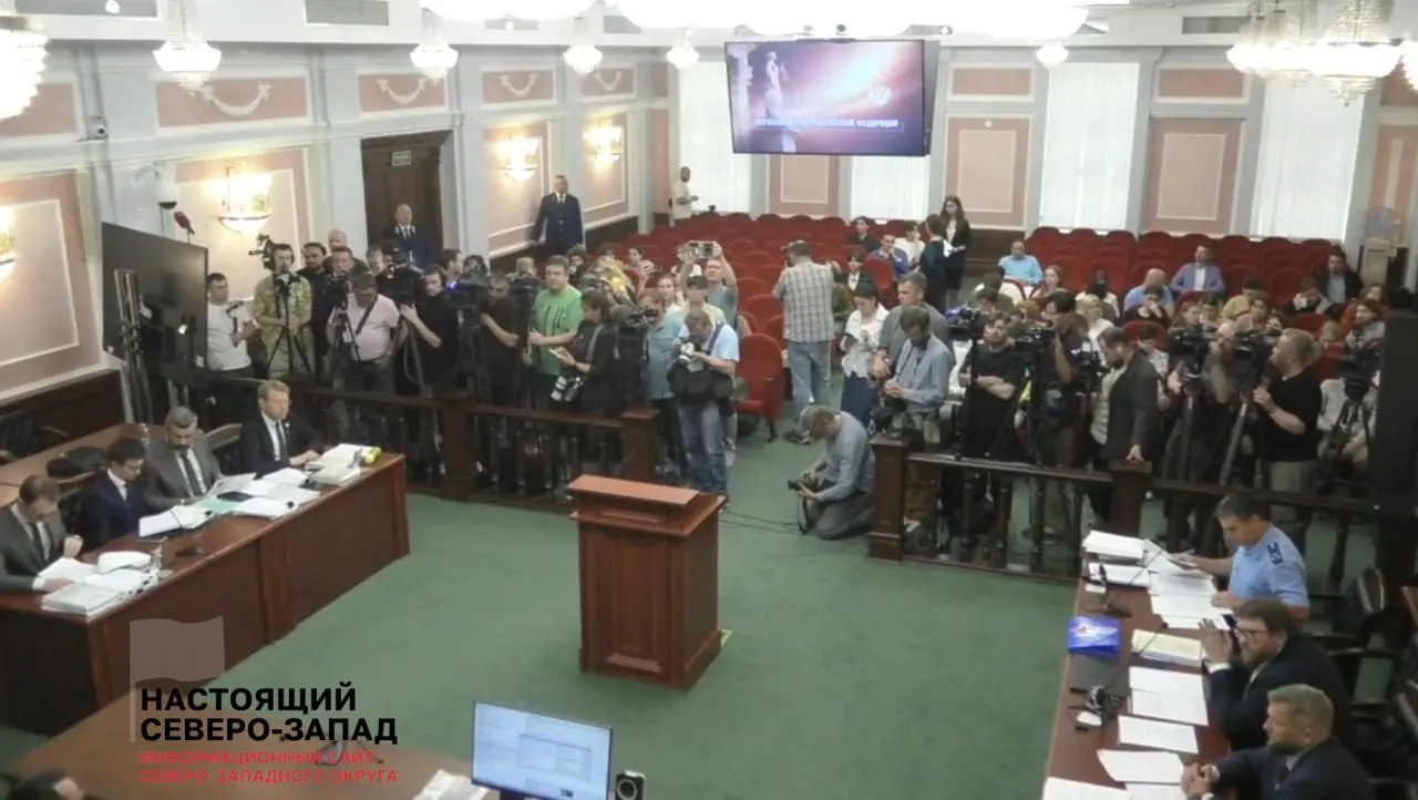 В Верховном суде началось слушание по иску партии Родина о снятии «Яблока» с выборов в Госдуму; спор касается вопросов авторских прав, агитации и возможной экстремистской риторики.