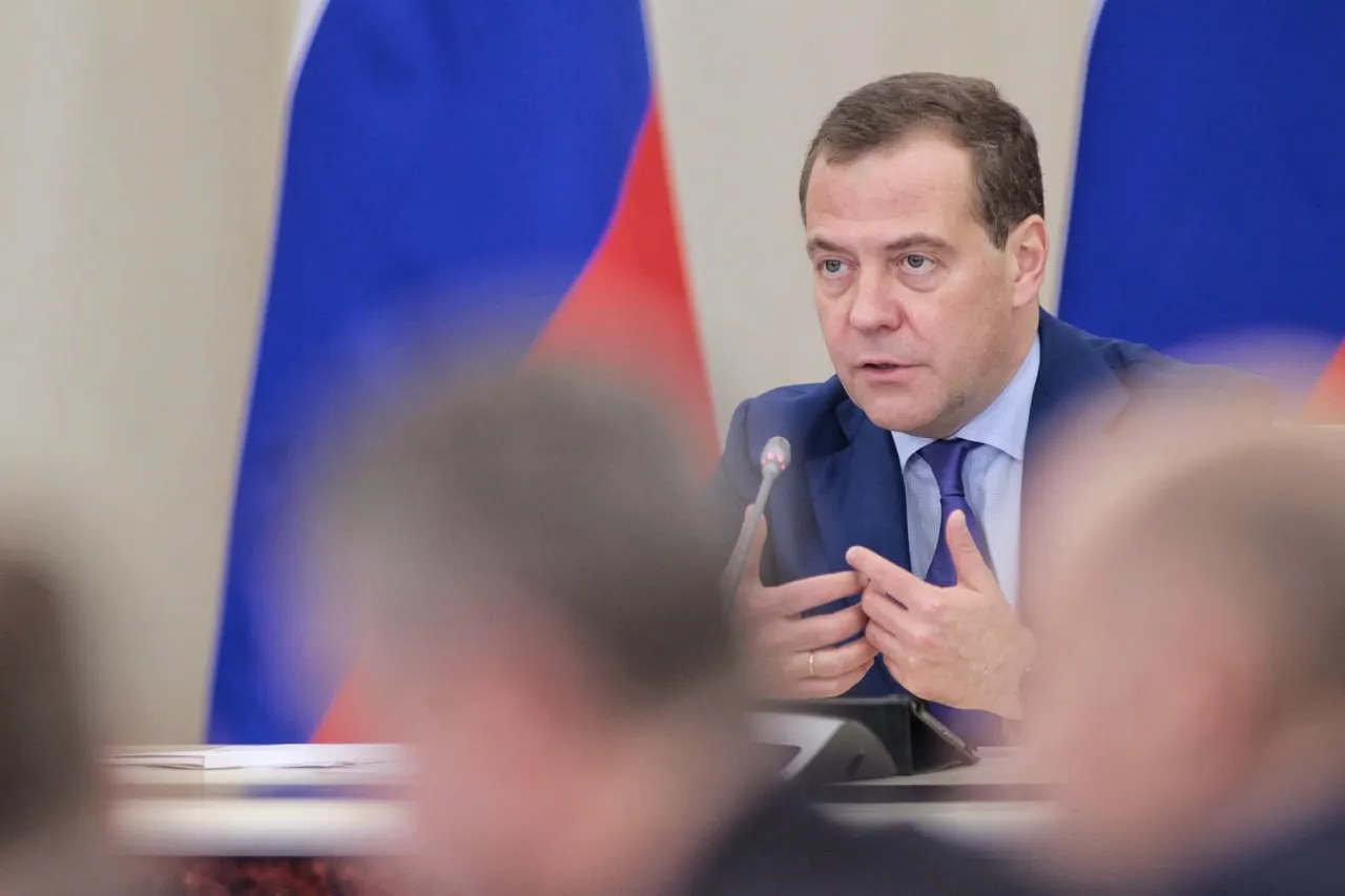 Лидер партии отметил, что прекращение боевых действий не остановит информационное противостояние и оно сохранится на российских условиях.