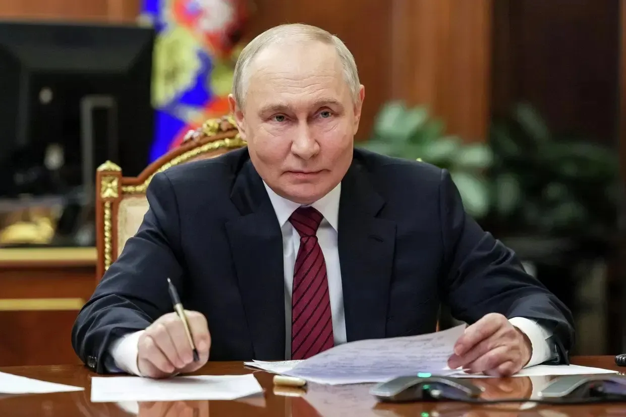 За восемь месяцев 2026 года добровольные взносы бизнеса в федеральный бюджет достигли рекордной суммы, что подталкивает к обсуждению дальнейшего финансирования государственных программ.