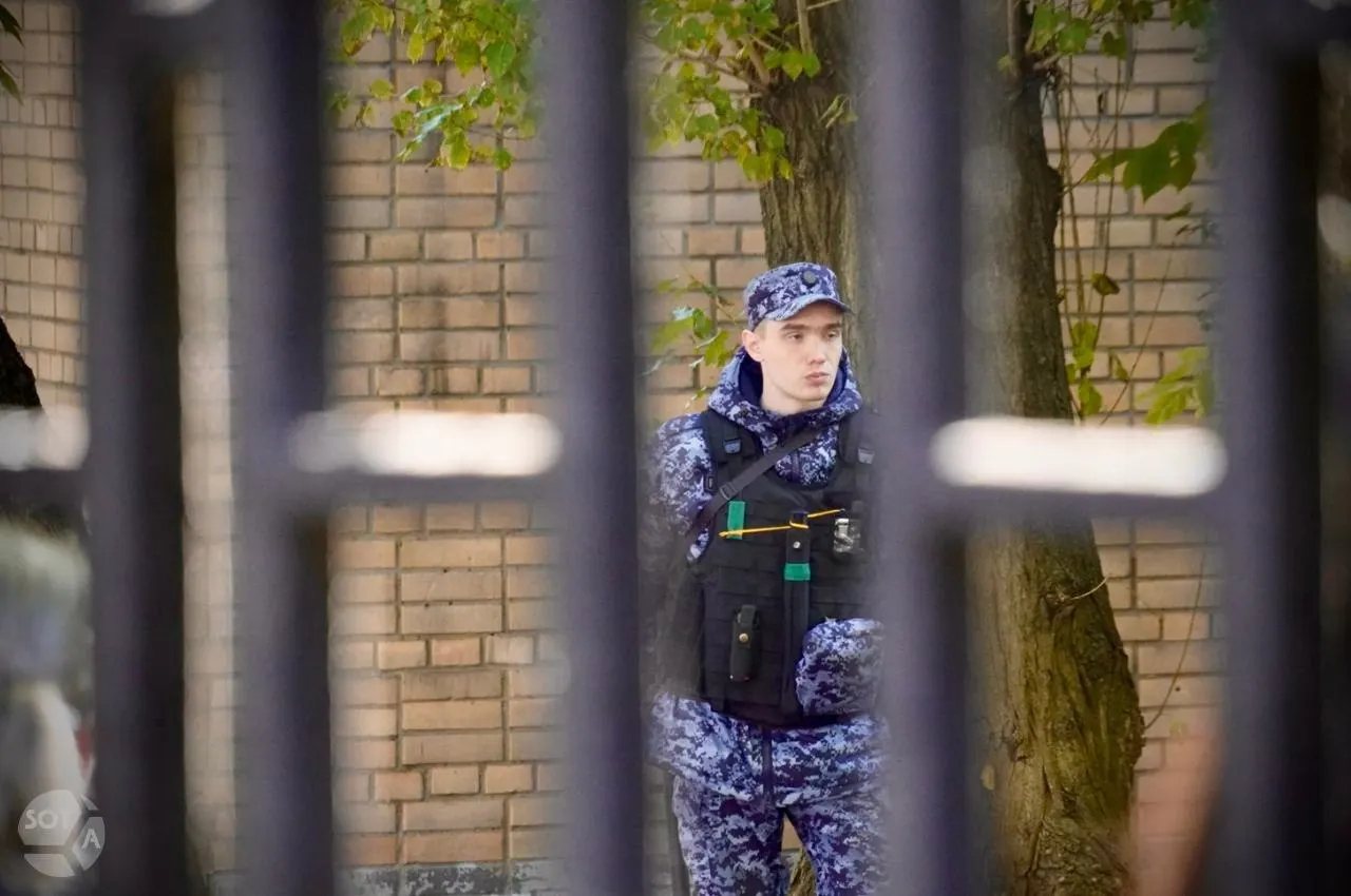 Ночные атаки беспилотников в столице и регионах, задержания и очереди на участках по всей стране; завершение трехдневного голосования на Госдуму.