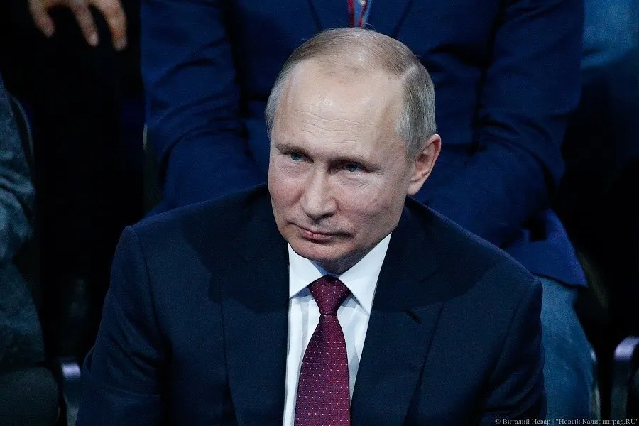 Путин объявил о внедрении независимой оценки качества услуг социальной сферы через портал Госуслуги; данные будут передаваться в единый электронный портал, доклад — в 2027 году.
