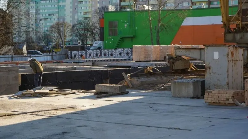 Новый реабилитационный центр для участников СВО в Вологодской области объединит МФЦ и медицинский блок; ввод в эксплуатацию запланирован на 2027 год, центр примет до 2 500 человек в год.