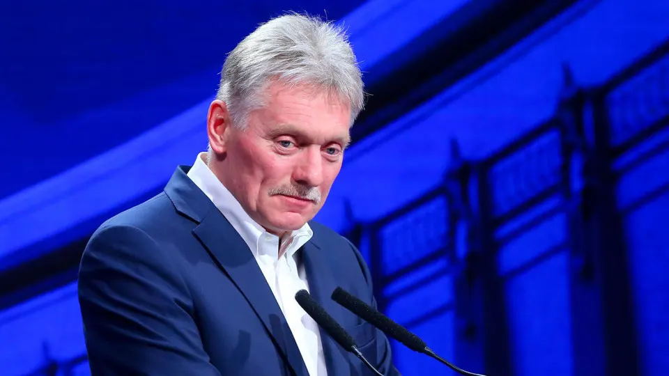 Москва подчеркивает связь переговоров с прекращением огня на фоне обсуждений украинских выборов; Запад оценивает роль лидеров и перспектив региона.