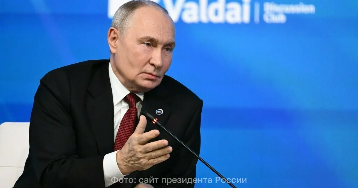 Президент отметил, что россияне выходили на участки, игнорируя внешние угрозы.