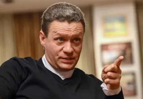 Разбор расходов региона на культуру и спорт: театры, дворец боевых искусств и билеты, а также поездки и контроль затрат.